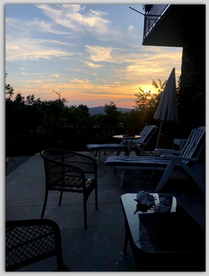 Cascina Luvot Bed & Breakfast Melazzo Exterior photo